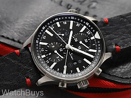 Show product details for Sinn 900 Flieger Fully Tegimented on Strap